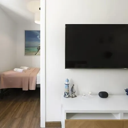 Elite Hallera 235 Apartment